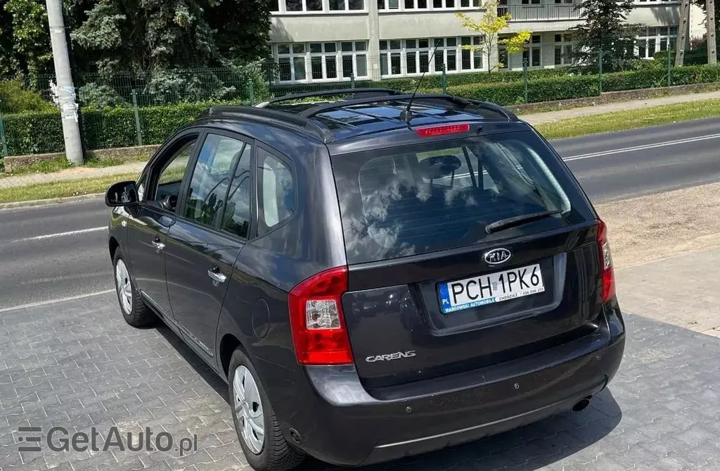 KIA Carens 