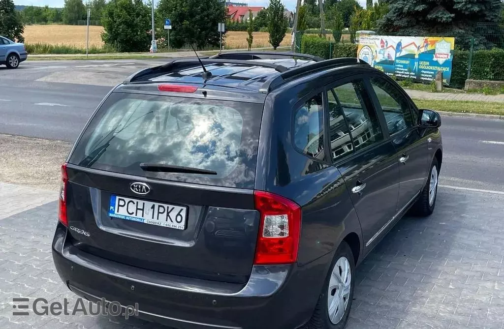 KIA Carens 