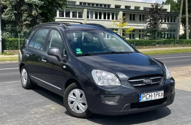 KIA Carens 