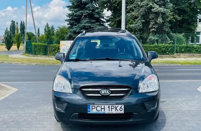 KIA Carens 