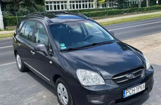 KIA Carens 