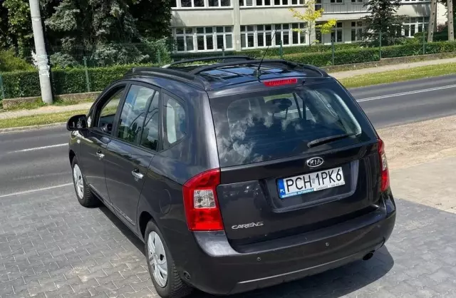 KIA Carens 