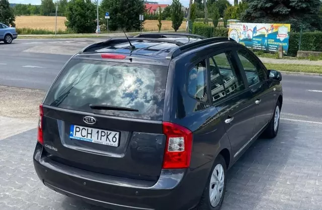 KIA Carens 