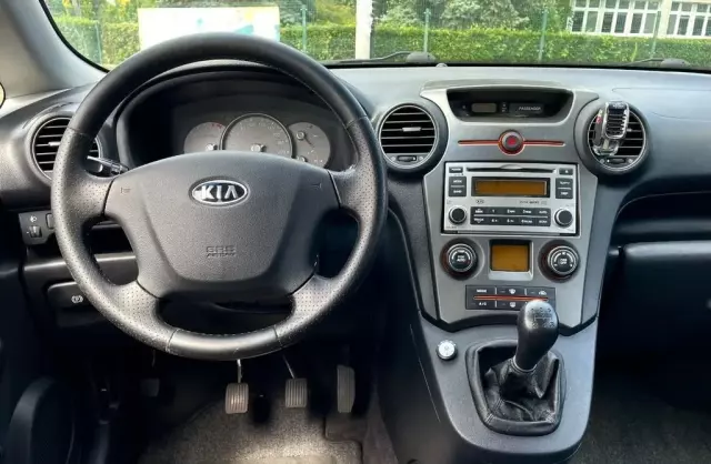 KIA Carens 