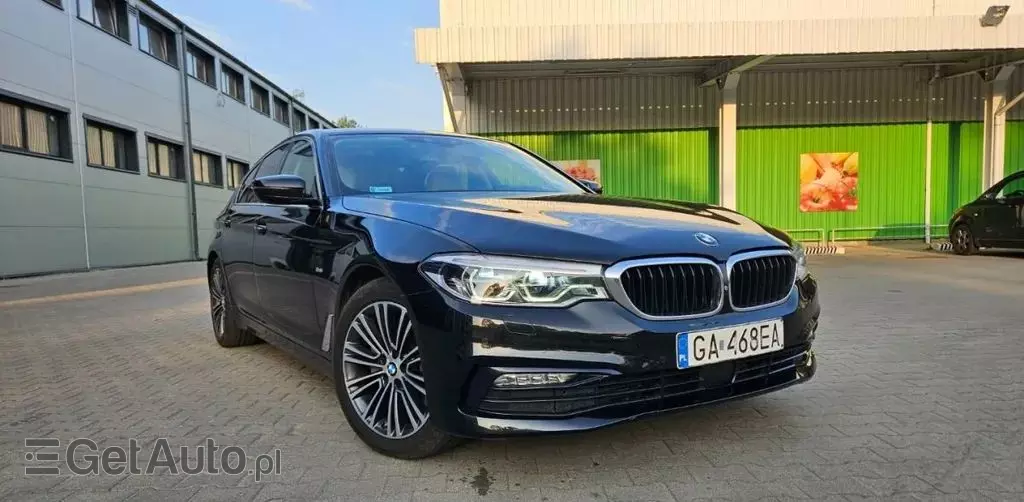 BMW Seria 5 520d (190 KM) xDrive Steptronic