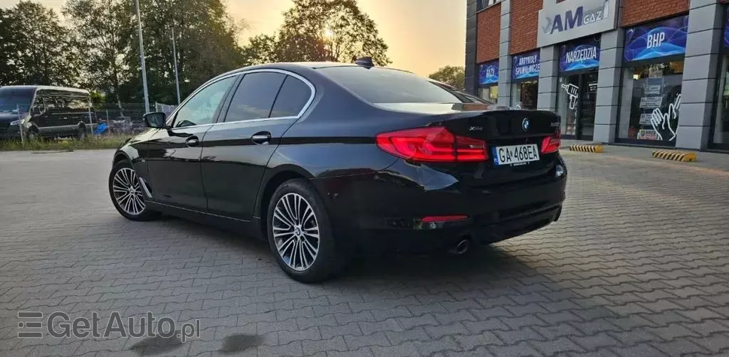 BMW Seria 5 520d (190 KM) xDrive Steptronic