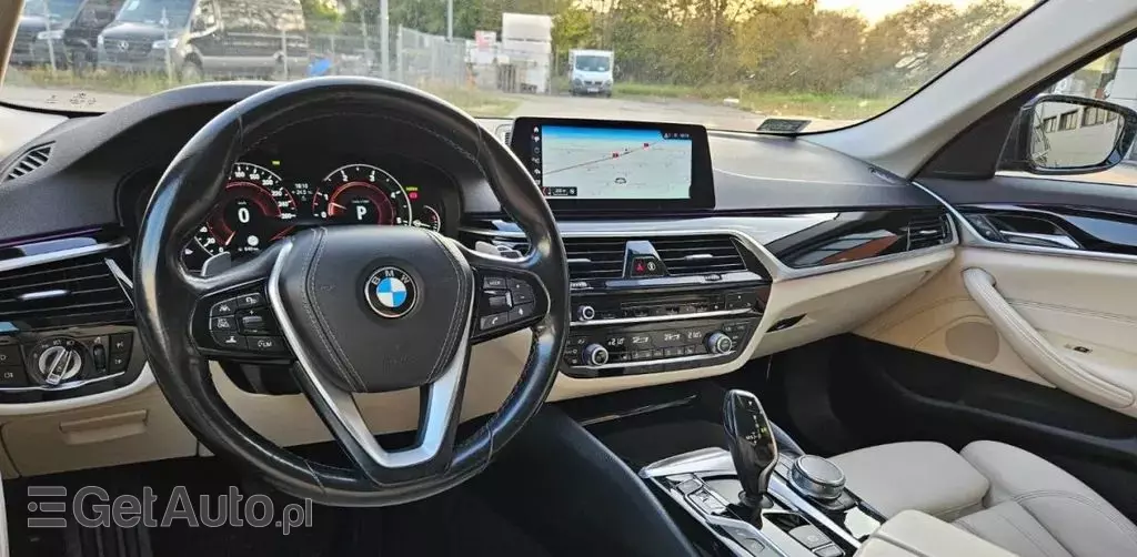 BMW Seria 5 520d (190 KM) xDrive Steptronic