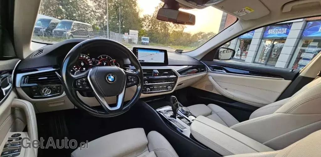 BMW Seria 5 520d (190 KM) xDrive Steptronic