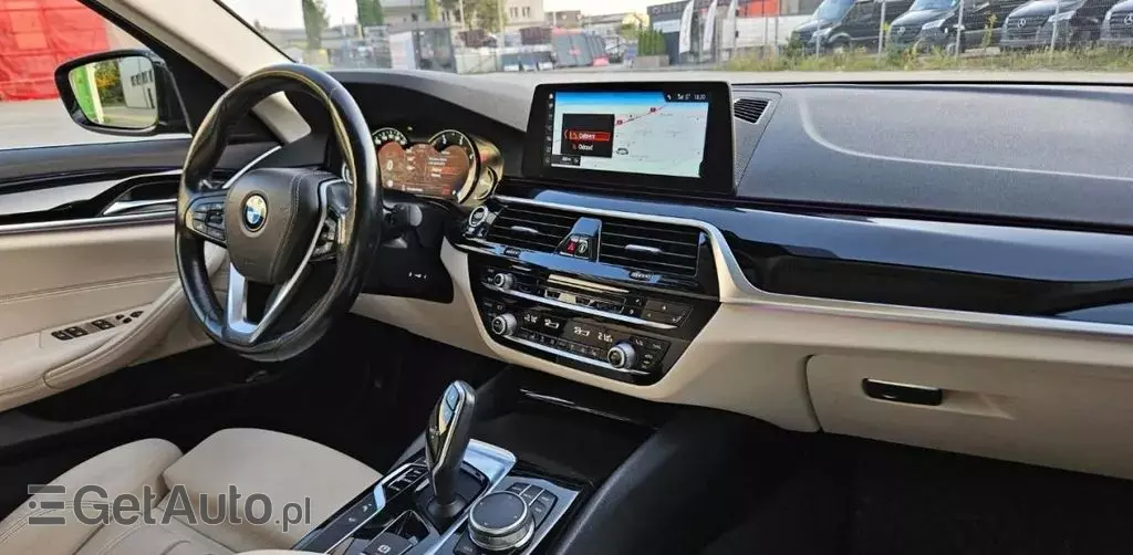 BMW Seria 5 520d (190 KM) xDrive Steptronic