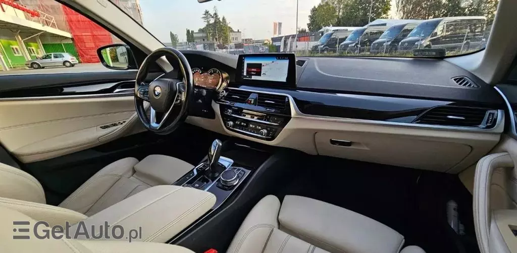 BMW Seria 5 520d (190 KM) xDrive Steptronic