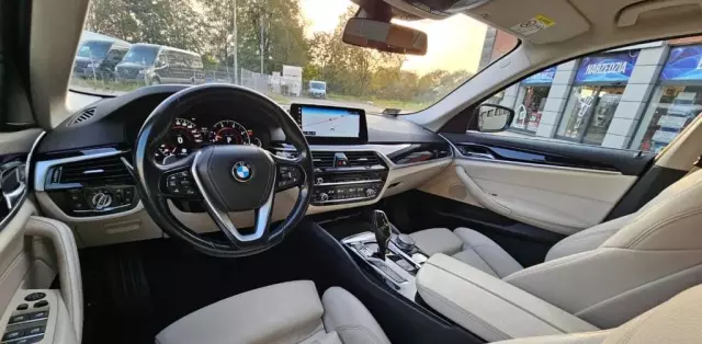 BMW Seria 5 520d (190 KM) xDrive Steptronic