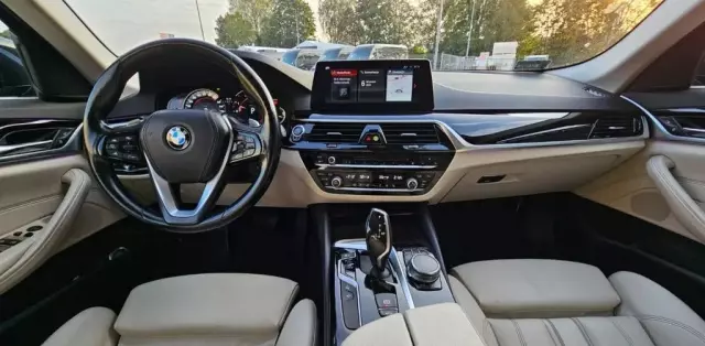 BMW Seria 5 520d (190 KM) xDrive Steptronic