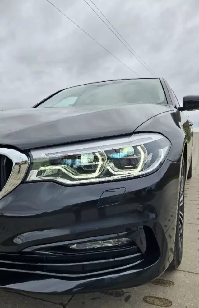 BMW Seria 5 520d (190 KM) xDrive Steptronic