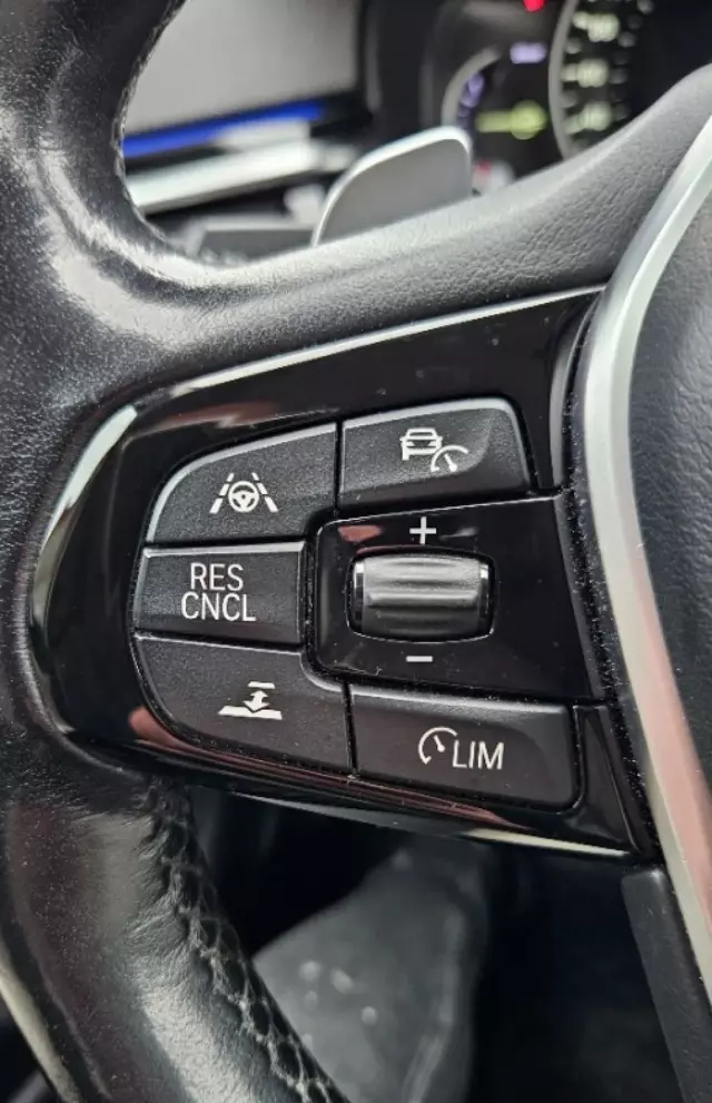 BMW Seria 5 520d (190 KM) xDrive Steptronic