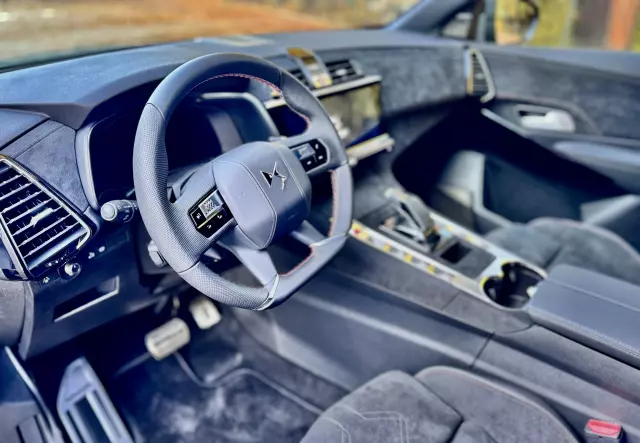 DS. AUTOMOBILES Inny DS7