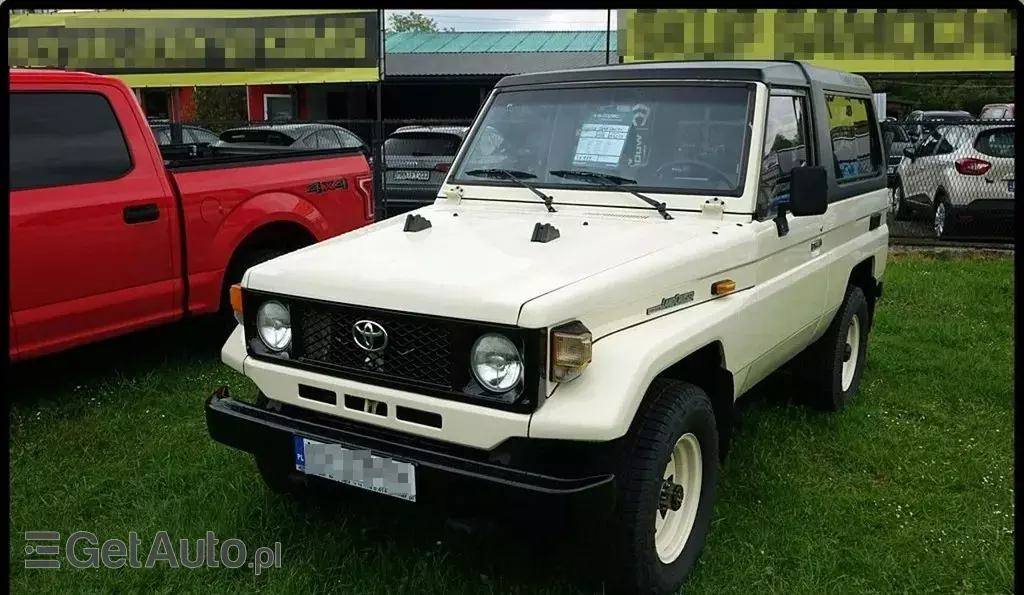 TOYOTA Land Cruiser 