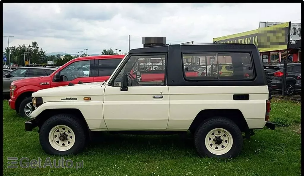 TOYOTA Land Cruiser 