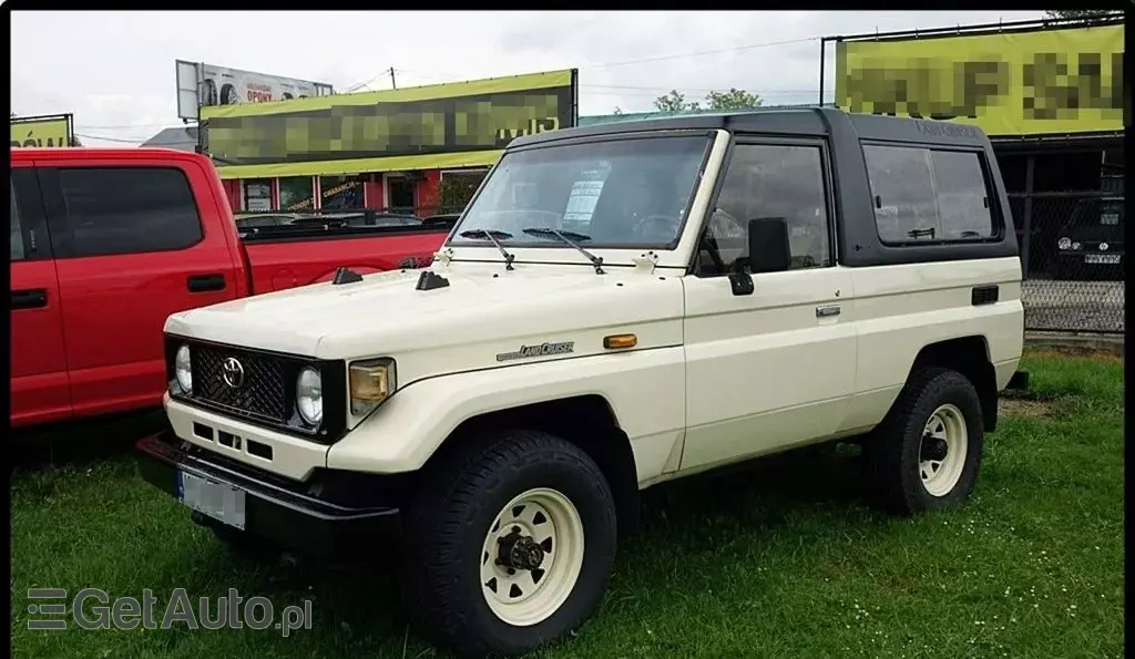TOYOTA Land Cruiser 
