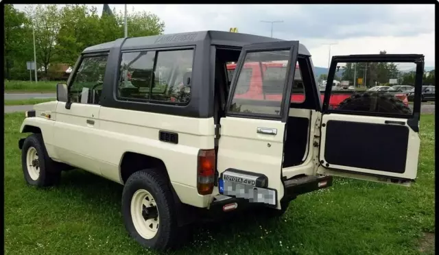 TOYOTA Land Cruiser 