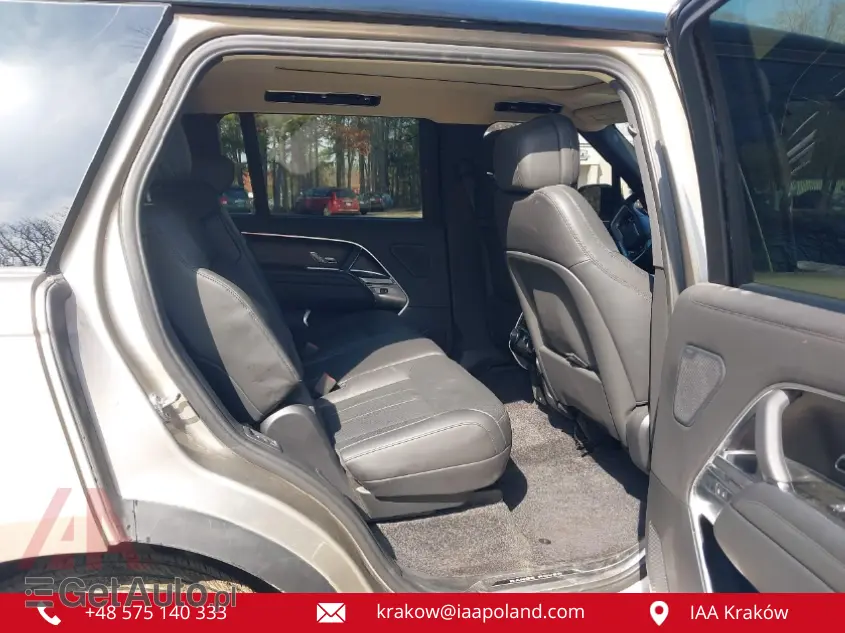 LAND ROVER Range Rover P400 SE