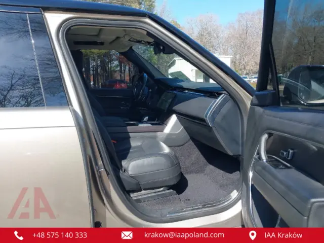 LAND ROVER Range Rover P400 SE