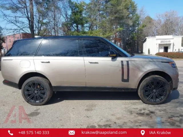 LAND ROVER Range Rover P400 SE