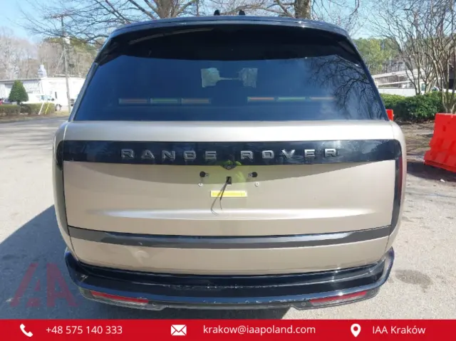 LAND ROVER Range Rover P400 SE