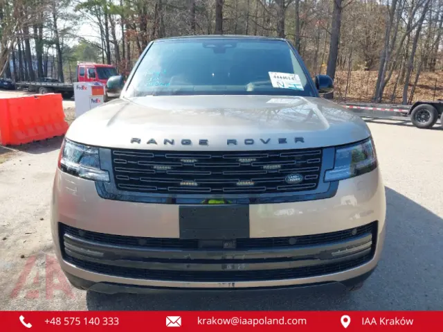 LAND ROVER Range Rover P400 SE