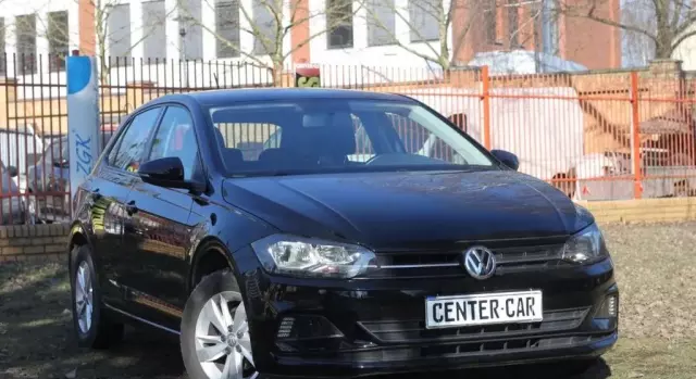 VOLKSWAGEN Polo 