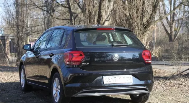 VOLKSWAGEN Polo 