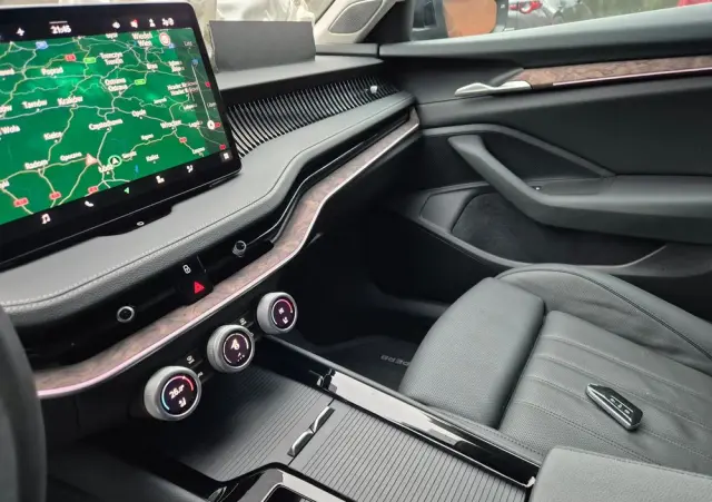 SKODA Superb 1.5 TSI L&K DSG