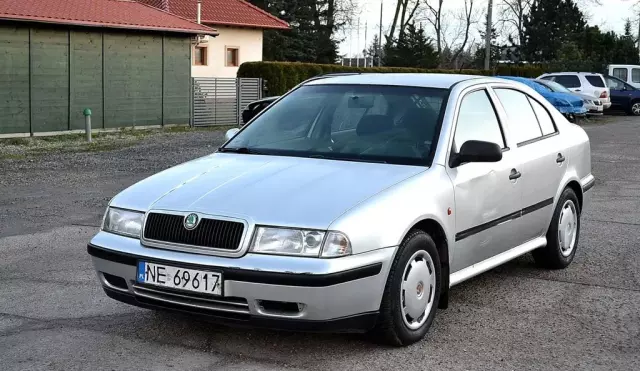 SKODA Octavia 