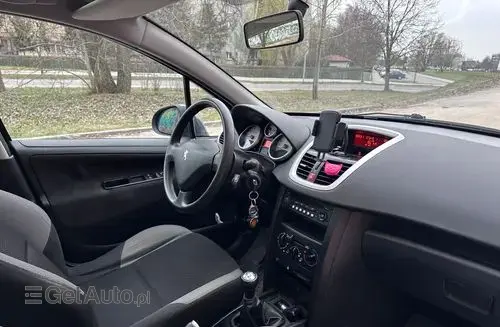 PEUGEOT 207 