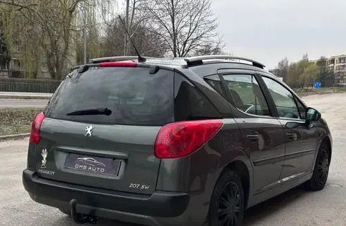 PEUGEOT 207 