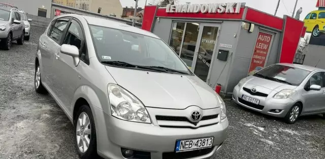 TOYOTA Corolla Verso 