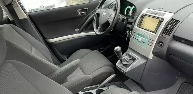 TOYOTA Corolla Verso 