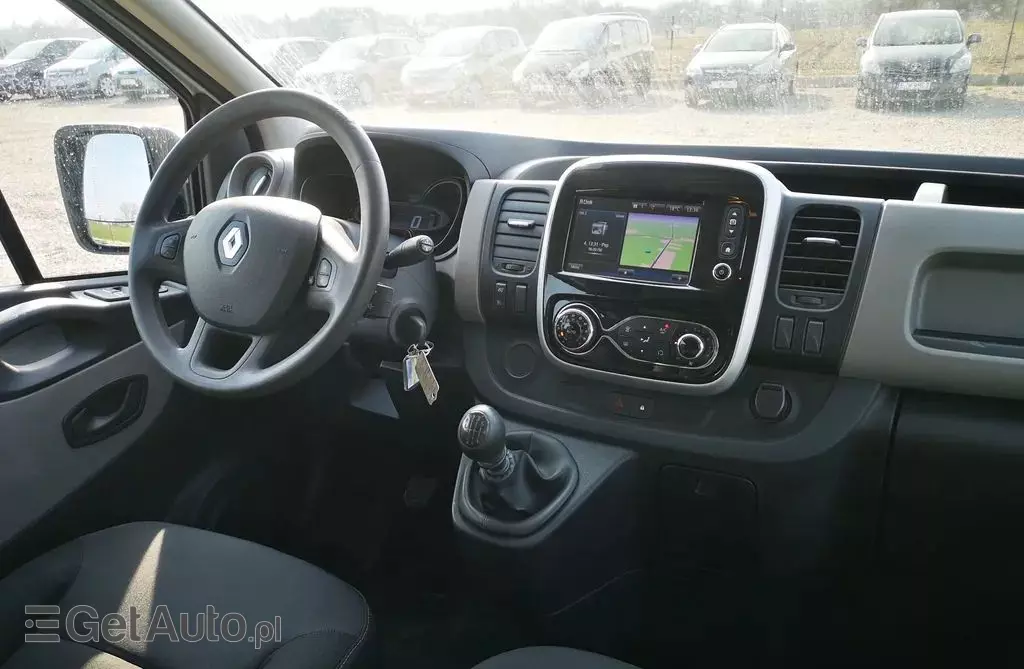 RENAULT Trafic 