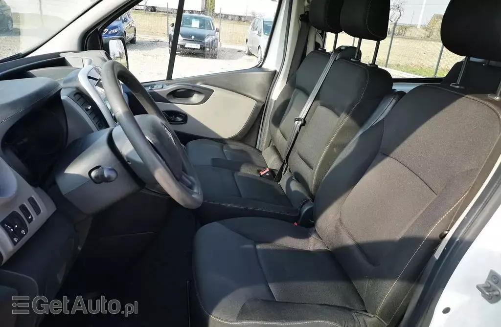 RENAULT Trafic 