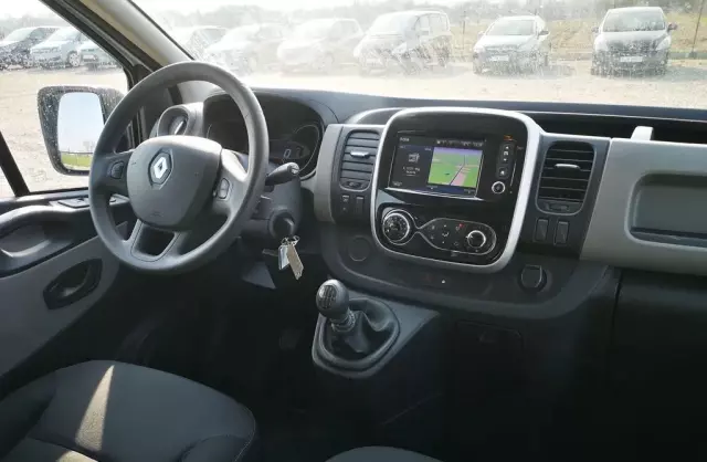 RENAULT Trafic 