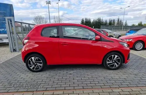PEUGEOT 108 