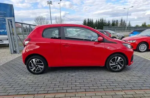 PEUGEOT 108 