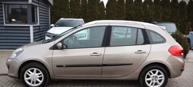 RENAULT Clio 