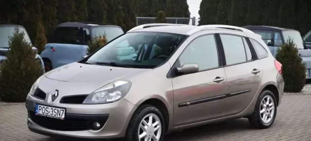 RENAULT Clio 