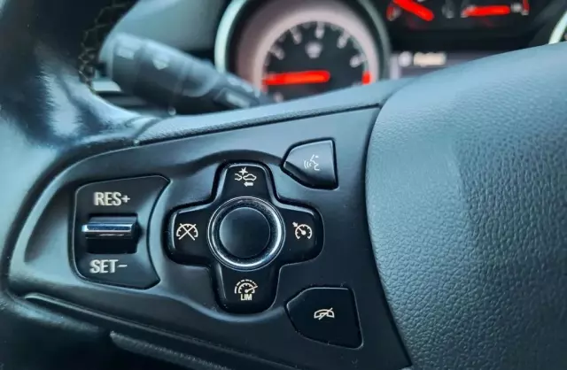 OPEL Astra 1.4 Turbo (125 KM)