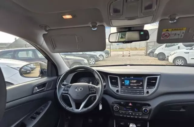 HYUNDAI Tucson 