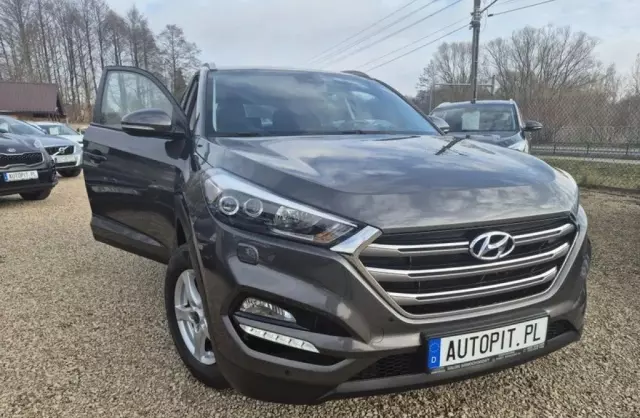 HYUNDAI Tucson 