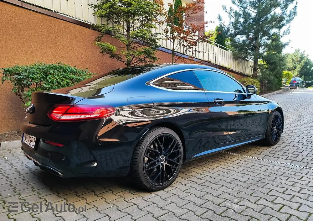 MERCEDES-BENZ Klasa C 180 AMG Line
