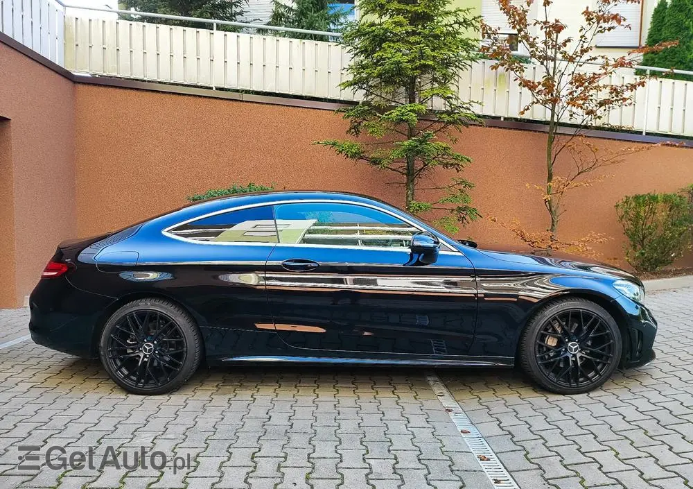 MERCEDES-BENZ Klasa C 180 AMG Line