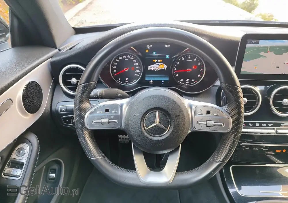 MERCEDES-BENZ Klasa C 180 AMG Line