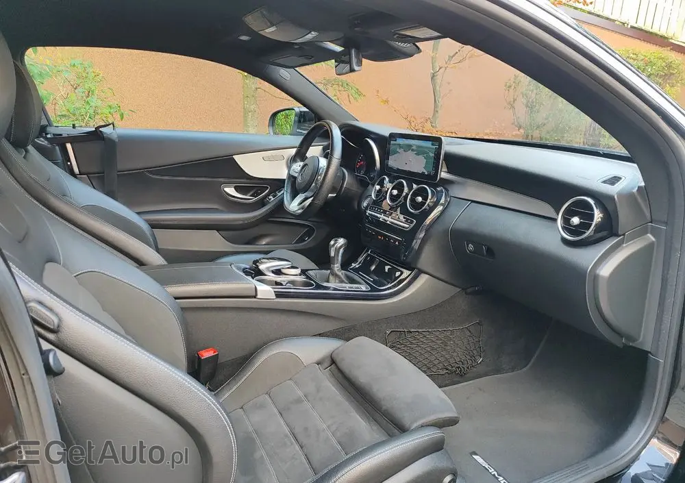 MERCEDES-BENZ Klasa C 180 AMG Line